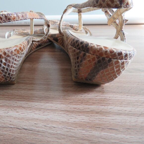 STUART WEITZMAN Leather Snakeskin Strappy Low Wedge Sandals Quiet Luxury US 8 - Picture 11 of 15